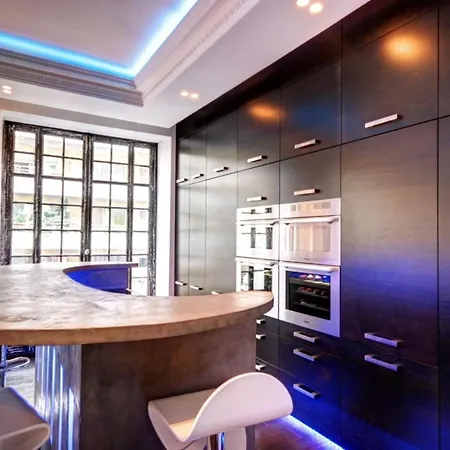 Superb Spacious Nest Near The Historic Center